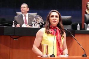 La propuesta buscan recabar cinco mil firmas para pedirle a López Obrador que se le pida la renuncia a la exdeportista.