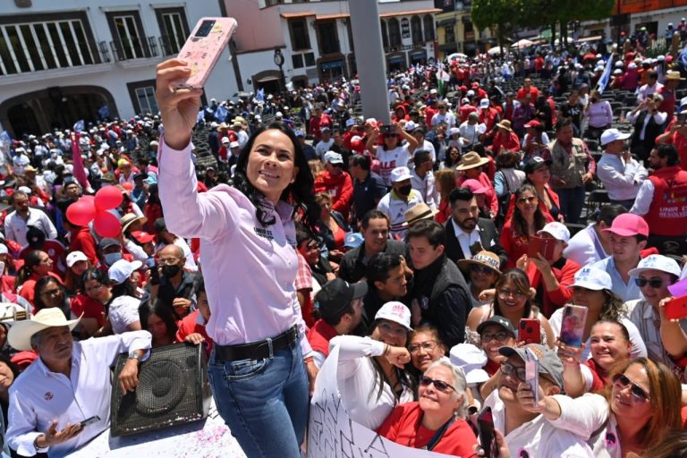 Entre 2018 y 2022, el Gobierno del Estado de México contactó a 15 empresas fantasma, a través de 40 contratos, que sumaron 5,000 millones de pesos.