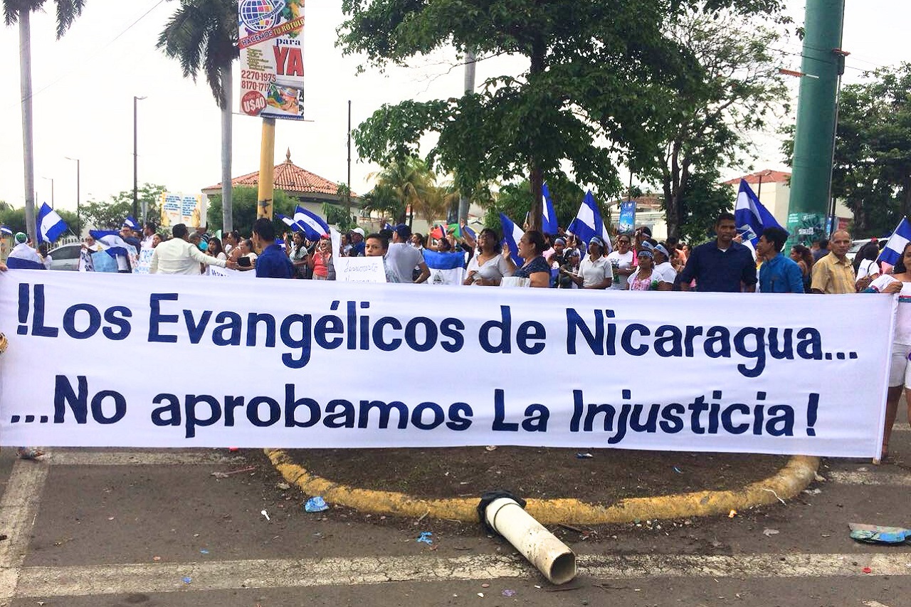 En meses pasados, la dictadura de Ortega también ha prohibido a los evangélicos hacer conmemoración a la Biblia.