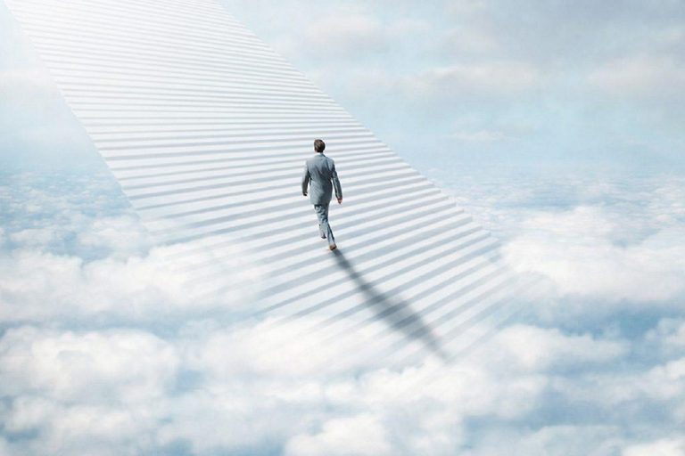 Morir es algo solemne, y a causa del acto de la desintegración, parece requerir todas las plegarias y bondades de nuestros amigos.