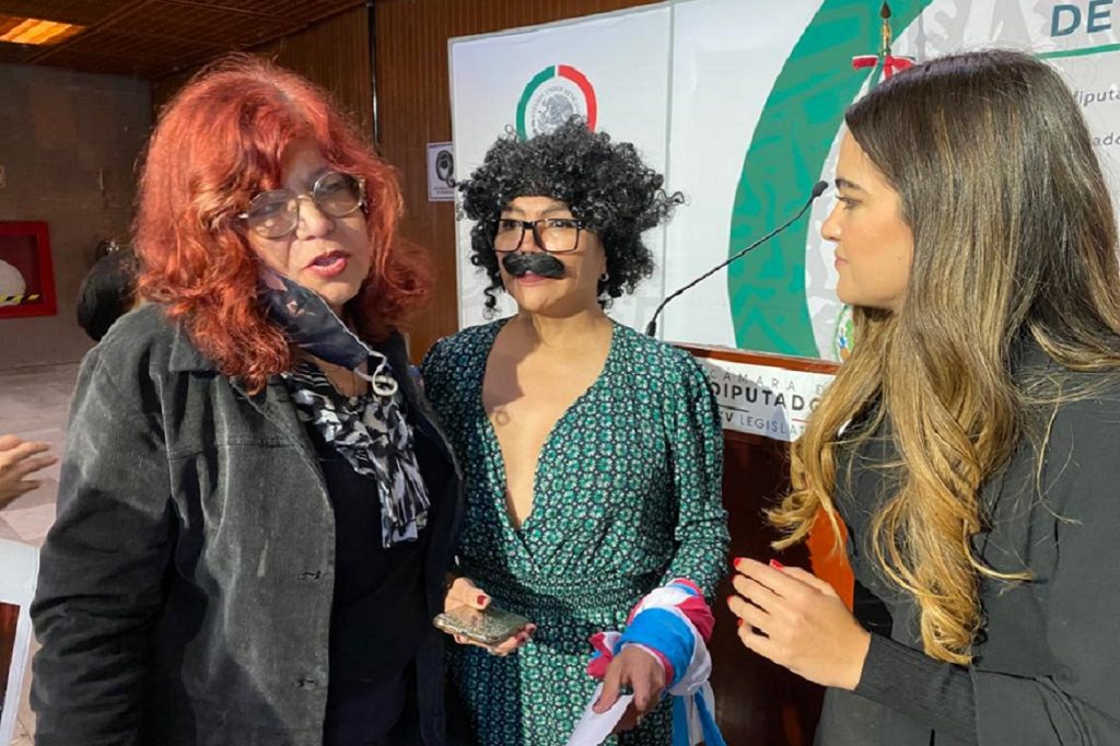 Por su parte, el diputado Quadri, dijo que era “sorprendente” que no recibiera apoyo de la Iglesia Católica luego de los cargos y la condena en su contra.
