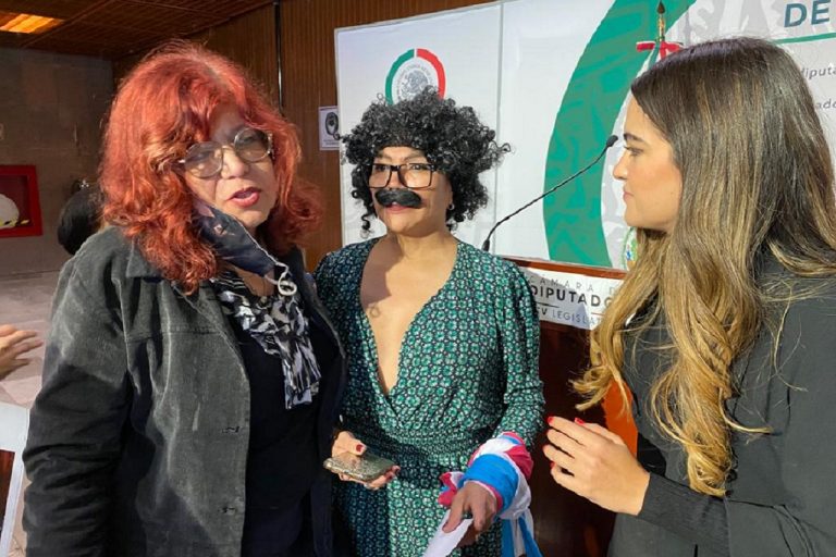 Por su parte, el diputado Quadri, dijo que era “sorprendente” que no recibiera apoyo de la Iglesia Católica luego de los cargos y la condena en su contra.