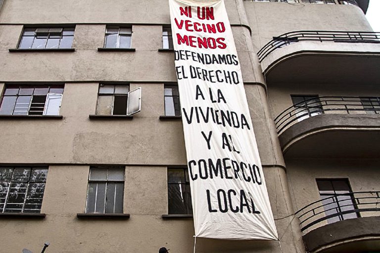 Los afectados fueron recibidos por la diputada Daniela Álvarez Camacho, quien presentó un punto de acuerdo para exhortar al Contralor General de la CDMX.