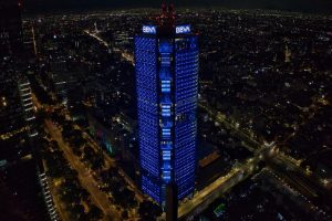 En créditos, hay productos para individuos, empresas, desarrolladores, fibras y hoteles a través de financiamiento y capital.