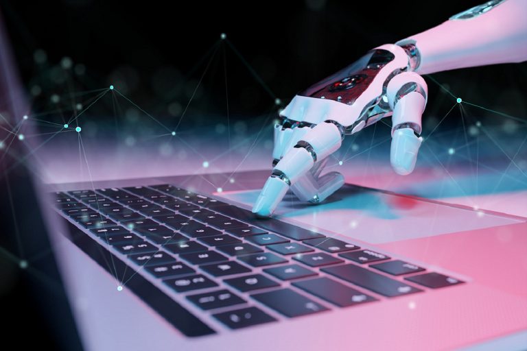 Según el análisis, de las empresas que usan IA, 37% dicen que los trabajadores fueron despedidos en 2023 porque ya no eran necesarios.