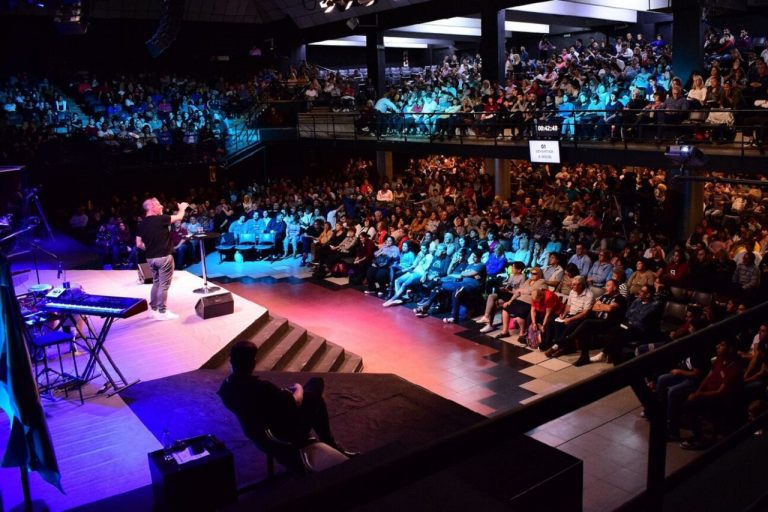 La heterogeneidad evangélica en Argentina ha quedado demostrada en la diversa participación en espacios políticos, que incluye desde peronistas hasta radicalistas.