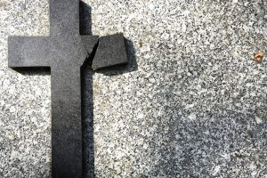 Los extranjeros son considerados peligrosos y responsabilizados de un conjunto de situaciones “novedosas o poco habituales” que pondrían en entredicho la estabilidad de los sistemas sociales existentes.