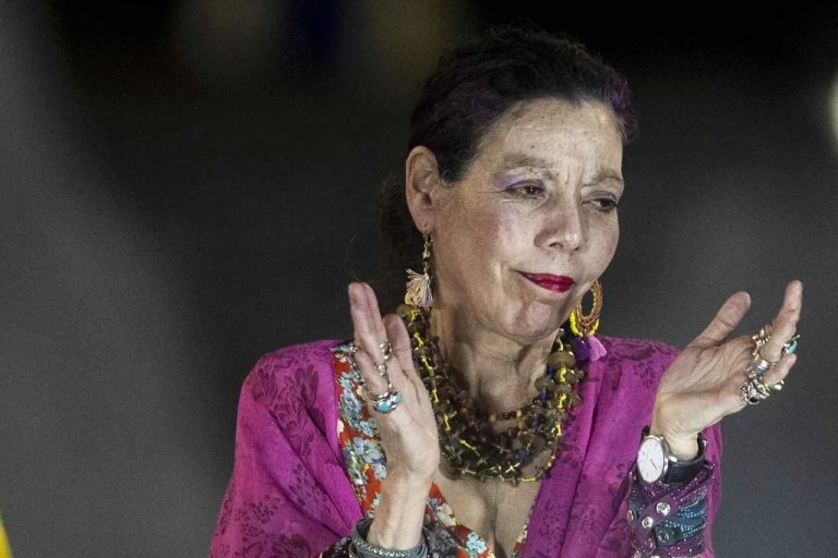 La ONG denuncia que la dictadura nicaragüense ha cancelado cientos de consejerías jurídicas de iglesias y confiscado varias universidades evangélicas.