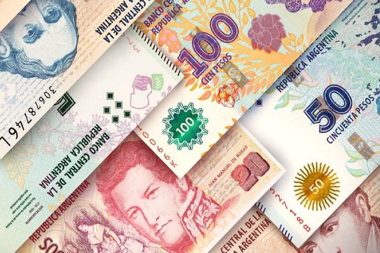 Otra medida fue la reducción de los ministerios del gobierno.