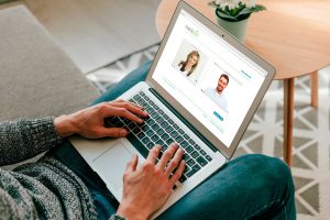 En 2022, un Informe Mundial Sobre Salud “Transformar la salud mental para todos”, publicado por la OMS, destacó el lugar de trabajo como clave para tomar medidas.