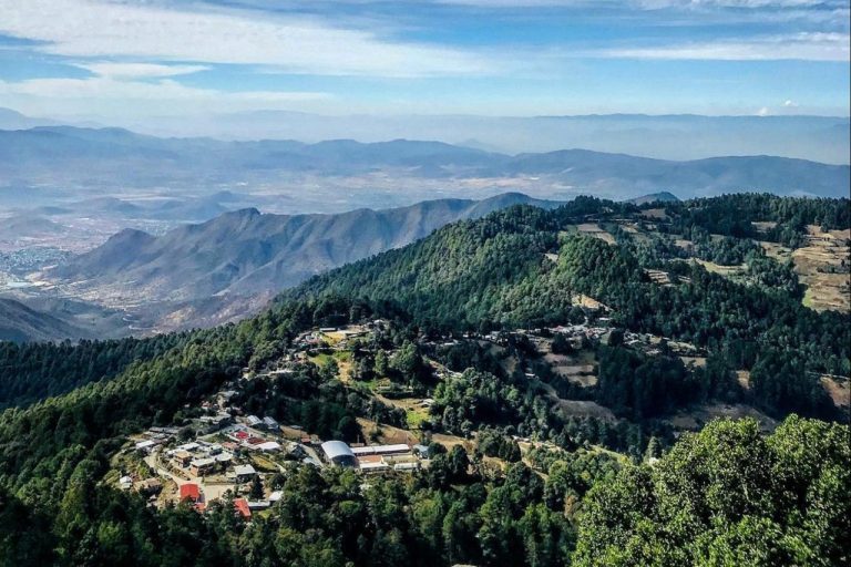 Debido al letrero, 400 personas, quienes representan ambos grupos, tomaron el palacio municipal de San Felipe Usila.