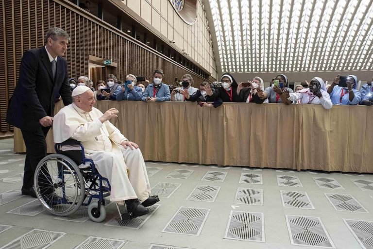Con motivo de una visita de los obispos del Sínodo de la Iglesia patriarcal armenia de Cilicia, este se refirió a que había que evitar el “adulterio pastoral”.