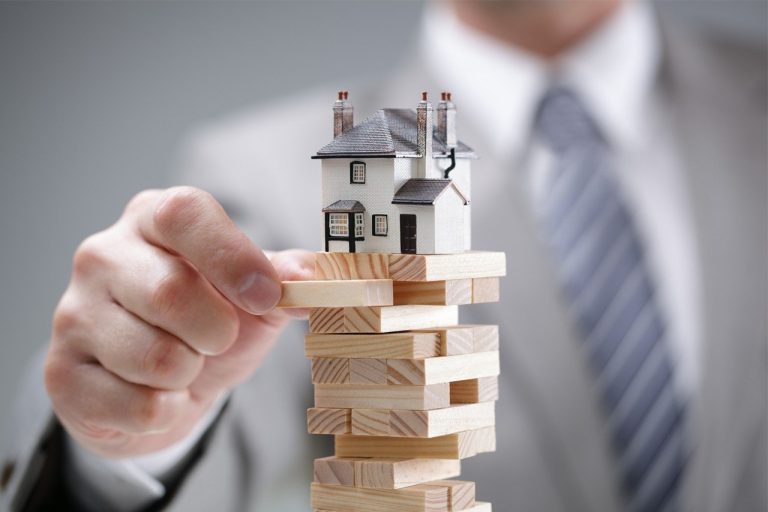 Para evitar estos fraudes y comparar o rentar una vivienda de manera más segura, te ofrecemos 5 consejos.