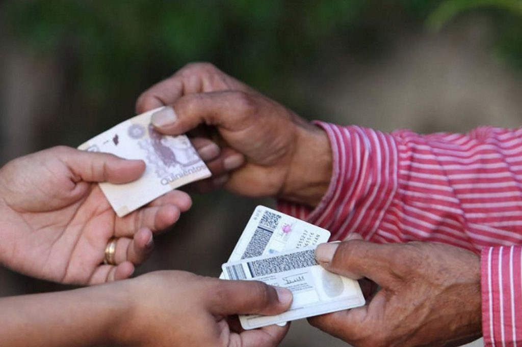 En Oaxaca, se evidenció compra de votos en Miahuatlán de Porfirio Díaz, Oaxaca, donde César Figueroa, de Morena, fue grabado ofreciendo 500 pesos por voto.