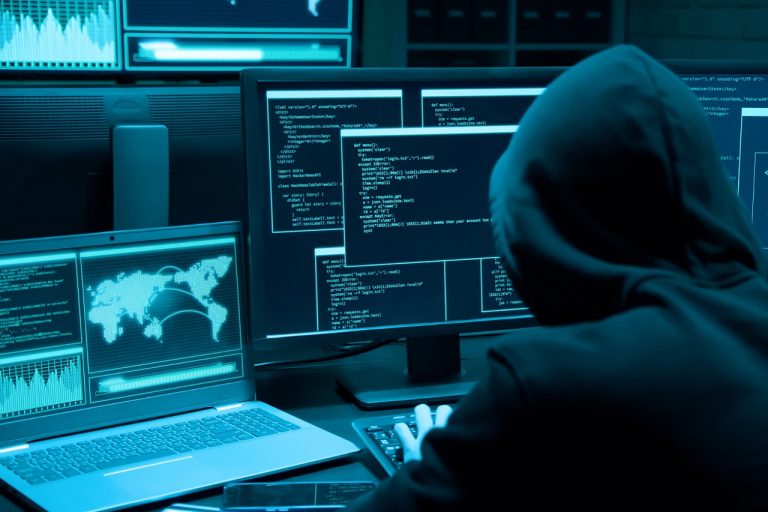 Entre las actividades principales de la gestión de riesgos según ISO 27001:2022 se incluyen el análisis de impacto al negocio (BIA).