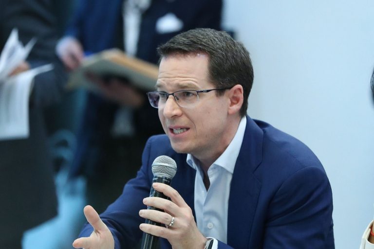 Durante el debate del día de hoy en el Senado, un legislador de Morena se atrevió incluso, a cantinflear sobre la fiscalización o no de las cuentas de los trabajadores.