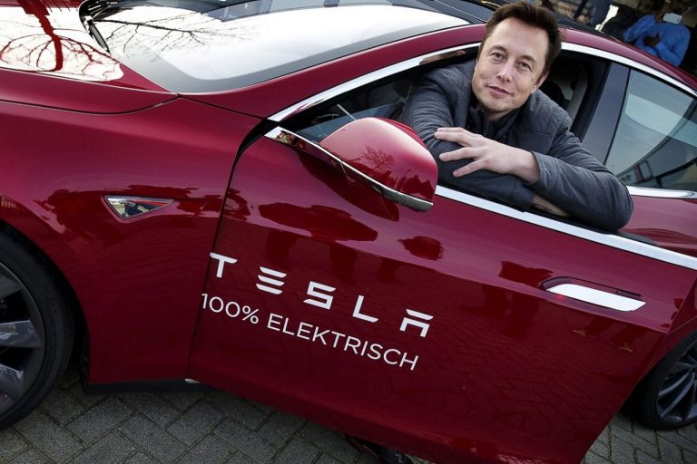 Ninguna otra marca de modelos eléctricos sufrió una caída tan pronunciada en las ventas en 2024 como Tesla, que tiene su única planta en Europa en Grünheide, cerca de Berlín.