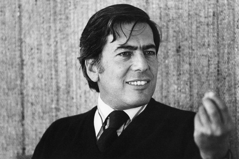 "Yo voy a ser un escritor. Yo no voy a ser periodista, no voy a ser abogado, no voy a ser profesor. Aunque tenga que dedicar mi tiempo, para ganarme la vida, a esas actividades": Vargas Llosa.