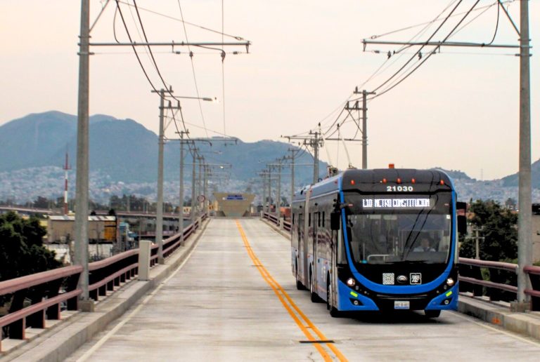 La nueva Tarjeta de débito MOVIMEX de Banco Dondé se liga a una cuenta digital sin comisiones que se abre en minutos desde el celular.