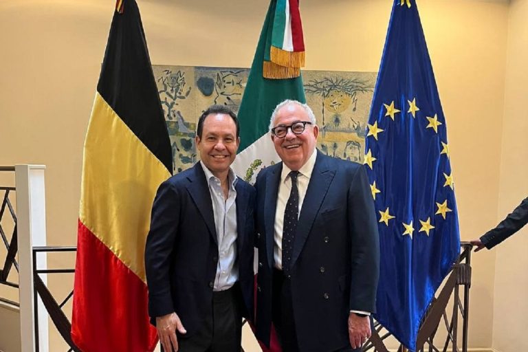 El senador agregó que la desaparición de los órganos autónomos de transparencia, el aumento de delitos que ameritan prisión sin juicio y la militarización de la seguridad pública son graves riesgos.