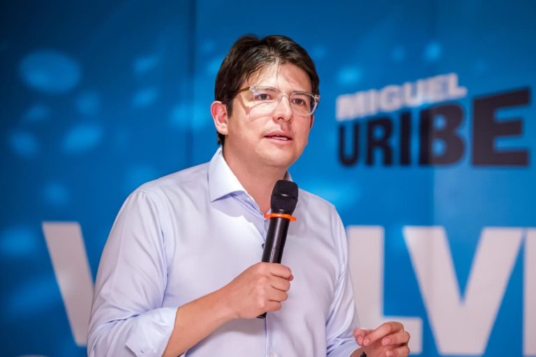 Exmilitante del Partido Liberal, Miguel Uribe Turbay fue candidato a la Alcaldía de Bogotá en 2019 y en 2022 fue elegido senador.