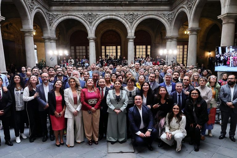 Apenas en seis meses se entregaron 2, 500 hogares y con el nuevo programa de Vivienda Pública en Renta se producirán 20 mil departamentos bajo este esquema.