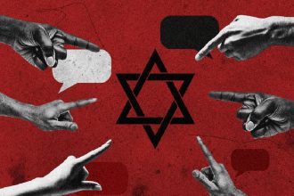 El 9 de noviembre de 1938 se incendiaron sinagogas en toda Alemania y se saquearon y destruyeron tiendas, además que se asesinaron a cientos de judíos.