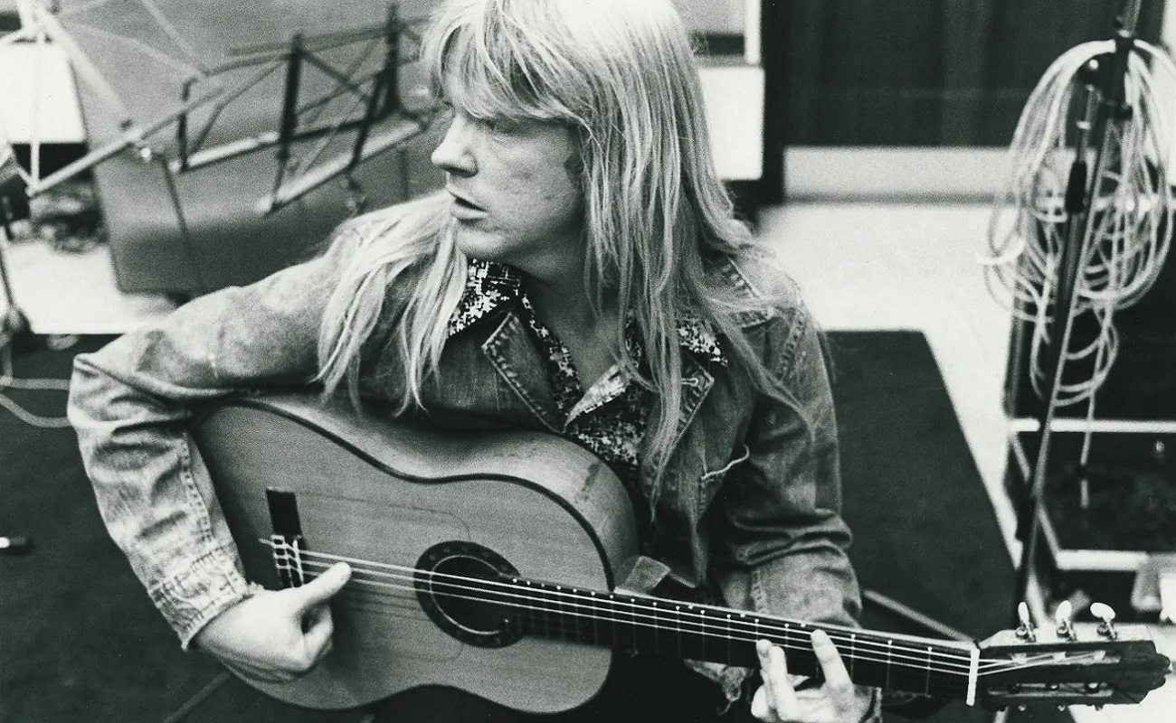 Paul McCartney una vez le dijo al rockero cristiano Larry Norman: "Serías una gran estrella si no hablaras sobre religión".