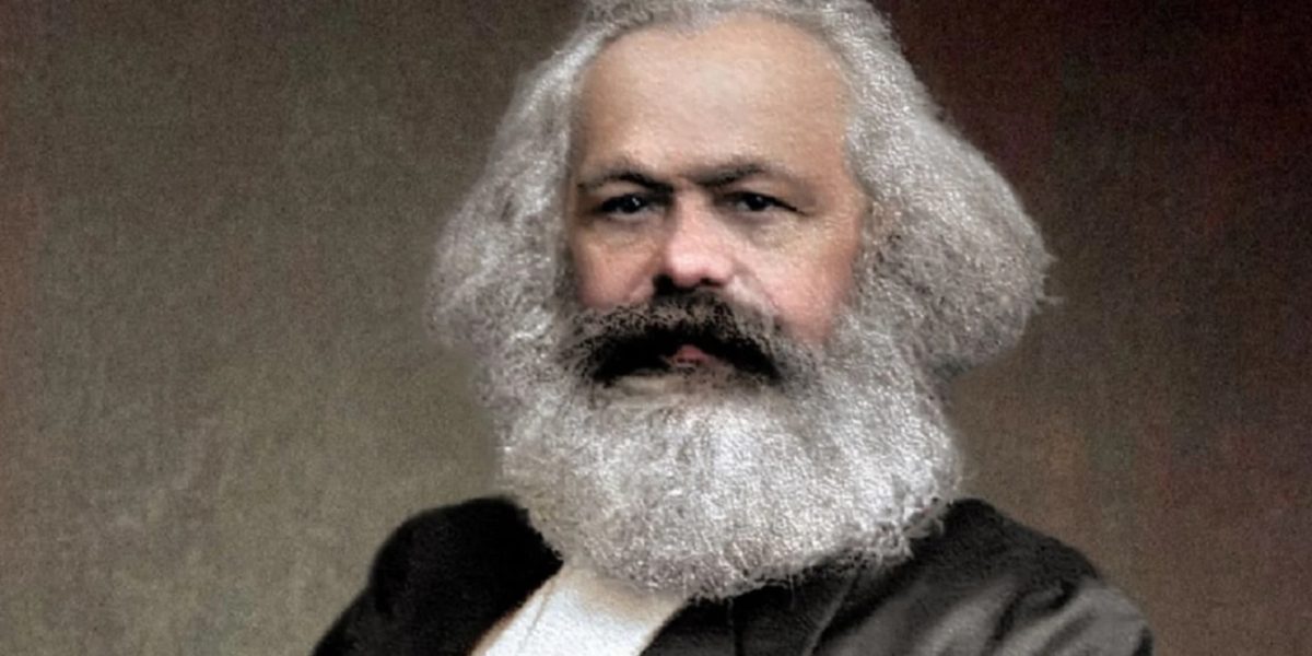 Irónicamente, Carlos Marx, desde sus primeras publicaciones, hizo una defensa de la libertad de prensa, que caracterizó como "el espejo espiritual en el que un pueblo se contempla".