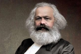 Irónicamente, Carlos Marx, desde sus primeras publicaciones, hizo una defensa de la libertad de prensa, que caracterizó como "el espejo espiritual en el que un pueblo se contempla".