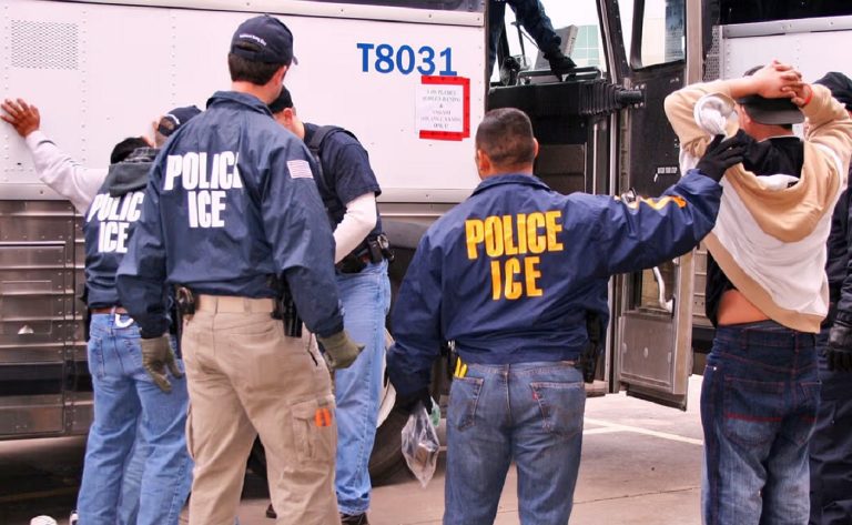 En términos generales podemos afirmar que habitualmente las Jerarquías católicas de los países de América Latina han desempeñado posiciones conservadoras.