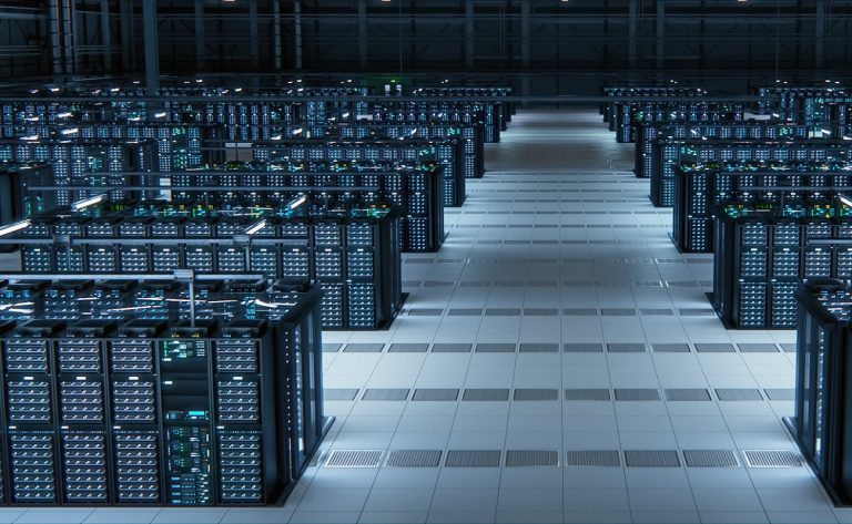 Pero el rezago de América Latina, a nivel histórico, cultural y social, siempre ha impactado la adopción de diversas tecnologías, y la IA no es la excepción.