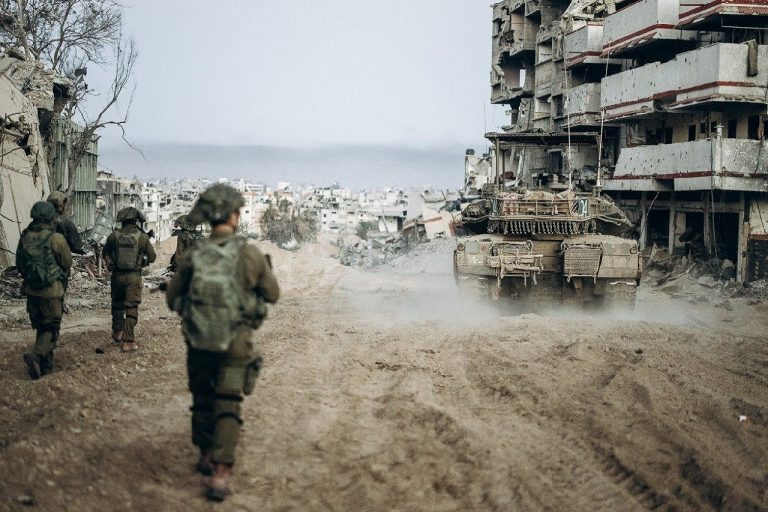 Teniendo en cuenta este contexto regional es importante regresar a Irán donde precisamente la etnia mayoritaria son los persas chiitas y existen otras etnias también chiitas.