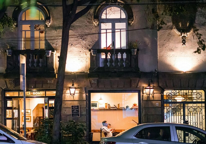 Hoja en Blanco se diferencia de otros espacios de la colonia Roma norte, en que todo ahí invita a la creación.