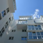 En este contexto, el sector inmobiliario enfrenta una dinámica particular.