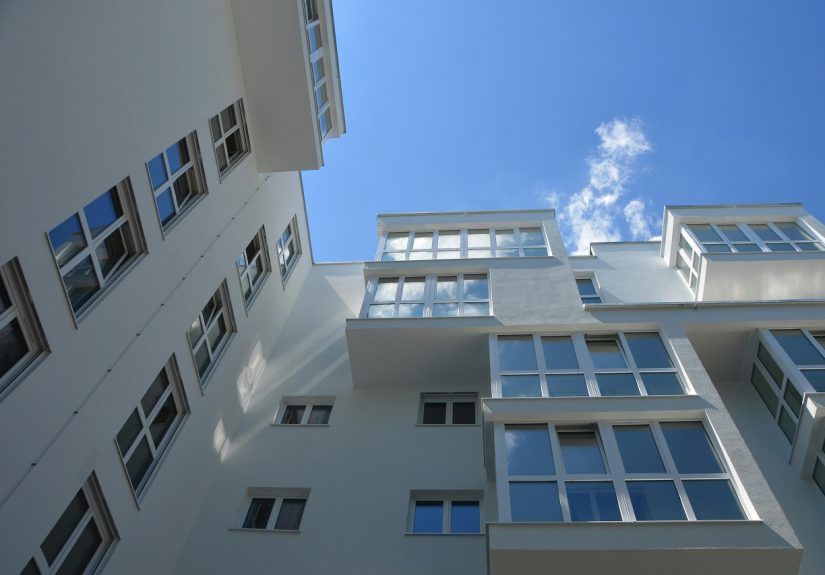 En este contexto, el sector inmobiliario enfrenta una dinámica particular.