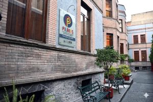 La chairización del hermoso espacio cultural como lo fue durante muchos años, la Casa del Poeta Ramón López Velarde prende las alertas a nivel nacional.