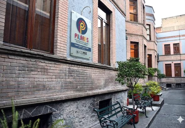 La chairización del hermoso espacio cultural como lo fue durante muchos años, la Casa del Poeta Ramón López Velarde prende las alertas a nivel nacional.