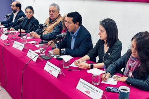 El presidente de Somos MX, Guadalupe Acosta Naranjo, informó que la demanda exige la investigación del personal del INE que filtró el padrón de militantes de Somos México.