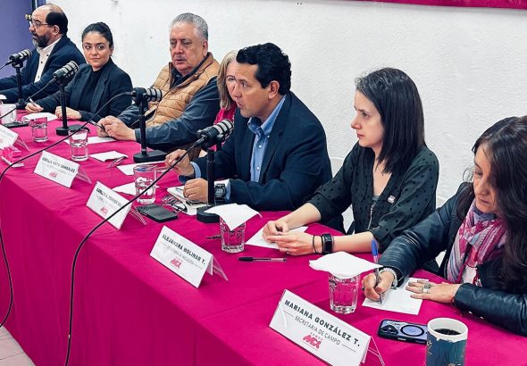 El presidente de Somos MX, Guadalupe Acosta Naranjo, informó que la demanda exige la investigación del personal del INE que filtró el padrón de militantes de Somos México.