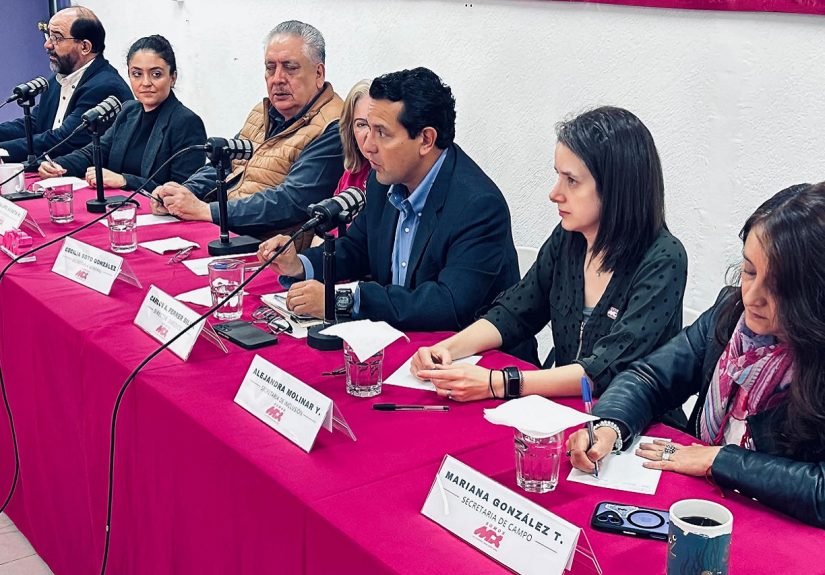 El presidente de Somos MX, Guadalupe Acosta Naranjo, informó que la demanda exige la investigación del personal del INE que filtró el padrón de militantes de Somos México.