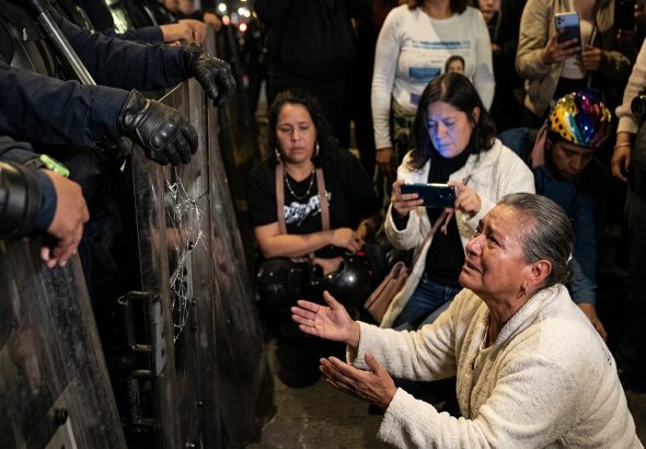 La búsqueda de los seres queridos de las madres buscadoras es una tarea compleja y altamente peligrosa. Como consecuencia de su organización y activismo, numerosas madres y familiares han recibido amenazas de muerte y varias han sido asesinadas.
