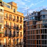 El capital de riesgo alto y eficiente o bien asumir los méritos de gestión y asociación tácita con los dueños de la tierra con una menor participación de monto inicial
