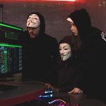 Asimismo, el estudio documenta tres ciberataques de gran escala que comprometieron 1.8 terabytes de información, equivalente a 56 millones de registros de derechohabientes, los cuales actualmente circulan en la dark web.